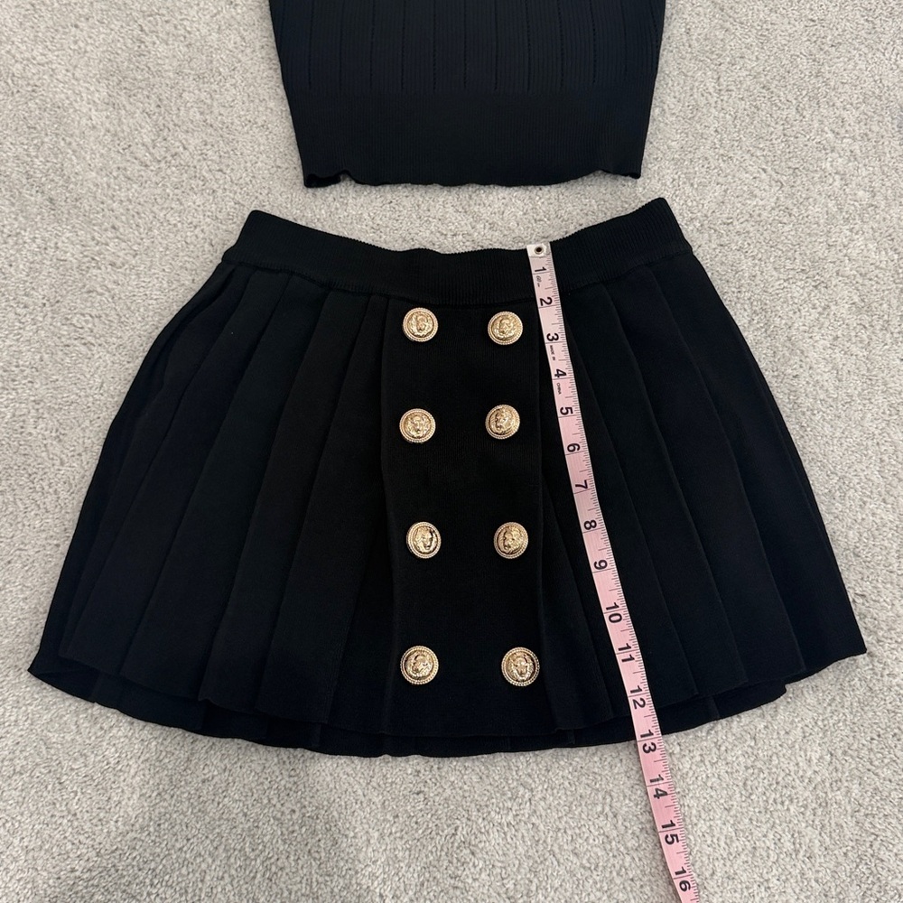 Elegant Black Skirt Set with Gold Accents - Picture 10 of 10